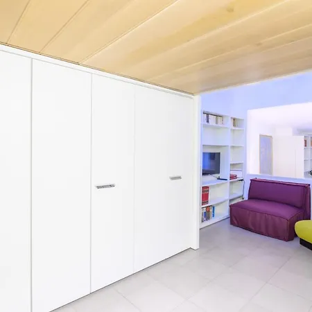 - San Lorenzo Market Apartman *